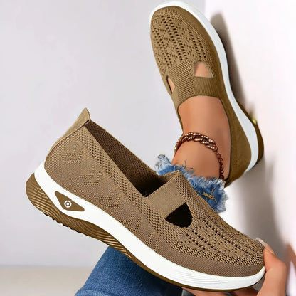 Women's breathable slip-on athletic shoes with air-cushioned sole